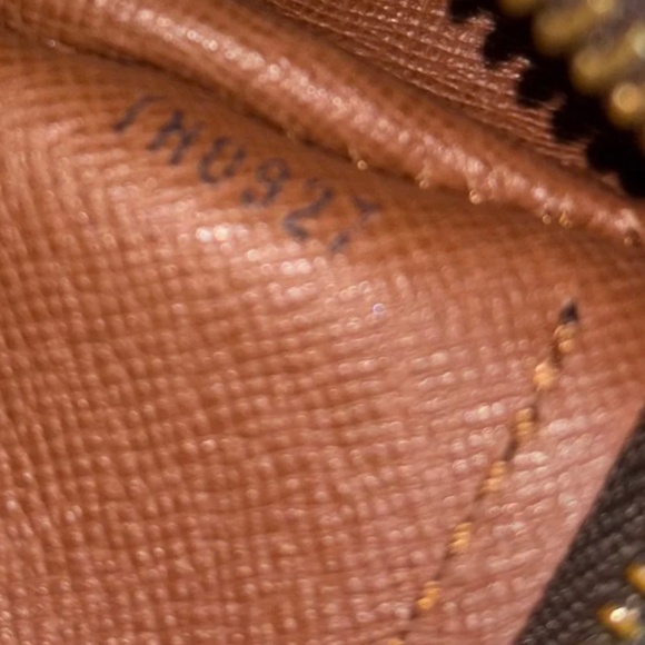 Authentic Louis Vuitton Papillon 30 Monogram - Picture 16 of 16